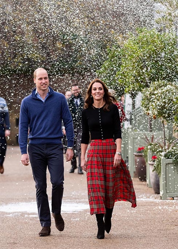 عائلة كمبريدج تترك شجرتها مضاءة طوال عطلة أعياد الميلاد