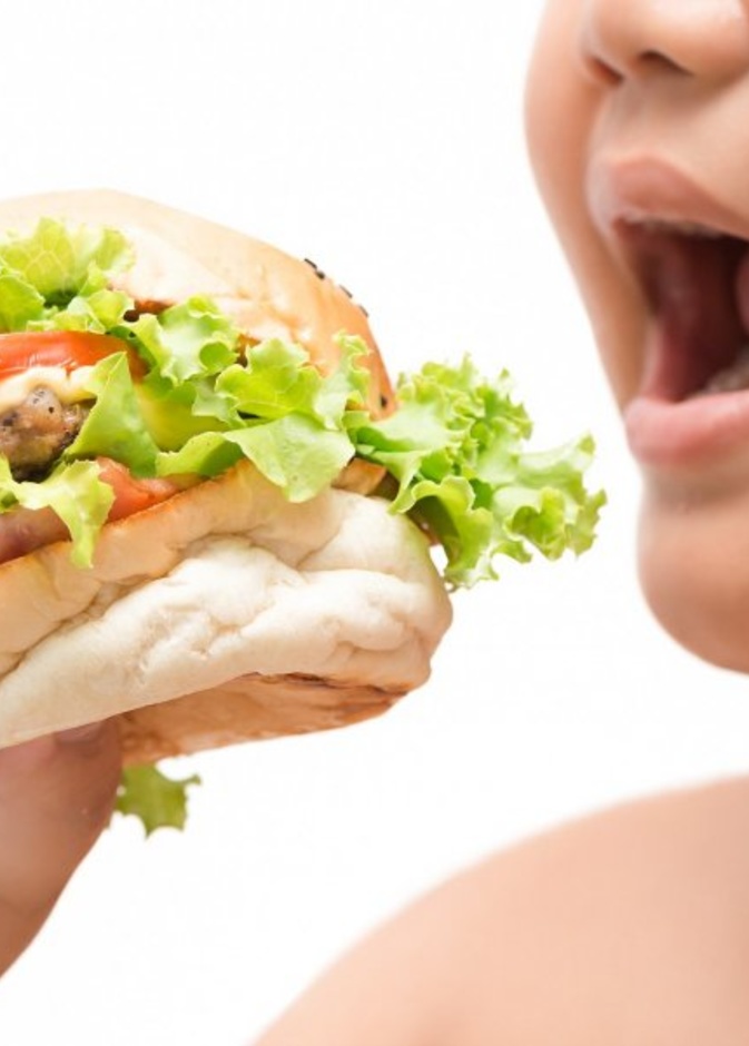 اضرار الغذاء الغير صحي على الاطفال