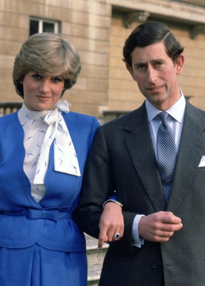 الصورة الرسمية إعلان إعلان خطوبة الأمير تشارلز ة الأميرة ديانا