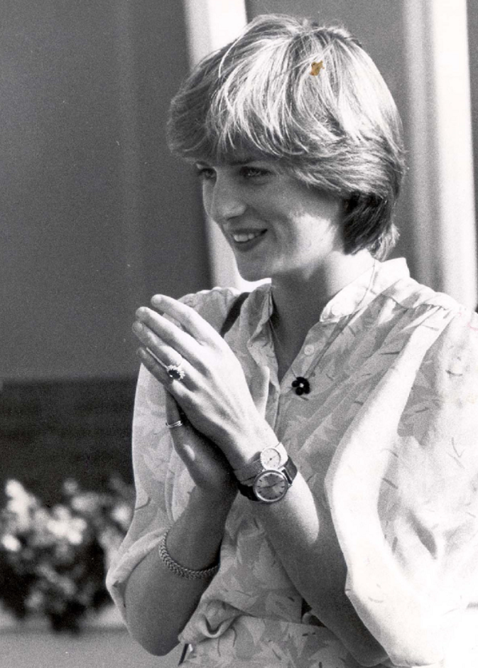 لهذا السبب.. ارتدت الأميرة ديانا ساعتين في معصمها