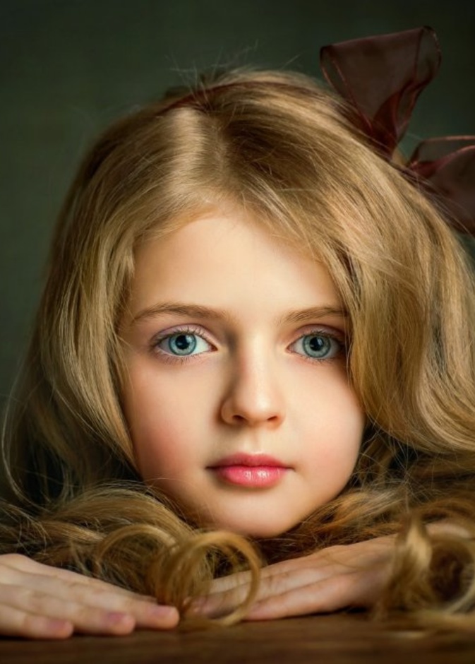 5 خلطات طبيعية من الفازلين لتنعيم شعر الاطفال قبل رأس السنة