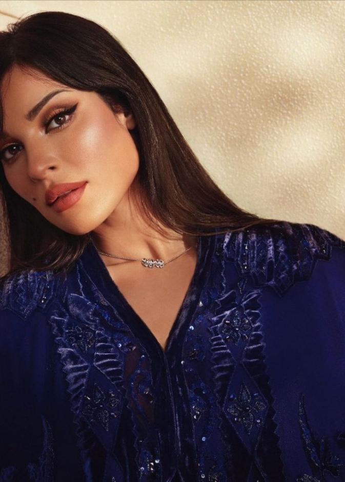  رسمات ايلاينر جريئة ورفيعة بأسلوب النجمة نادين نجيم