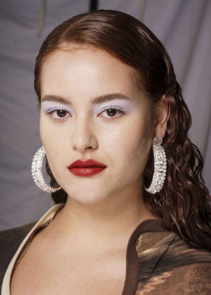 أحدث رسمات ظلال عيون مونوكروم لإطلالة راقية لمناسبات نهاية العام 2020