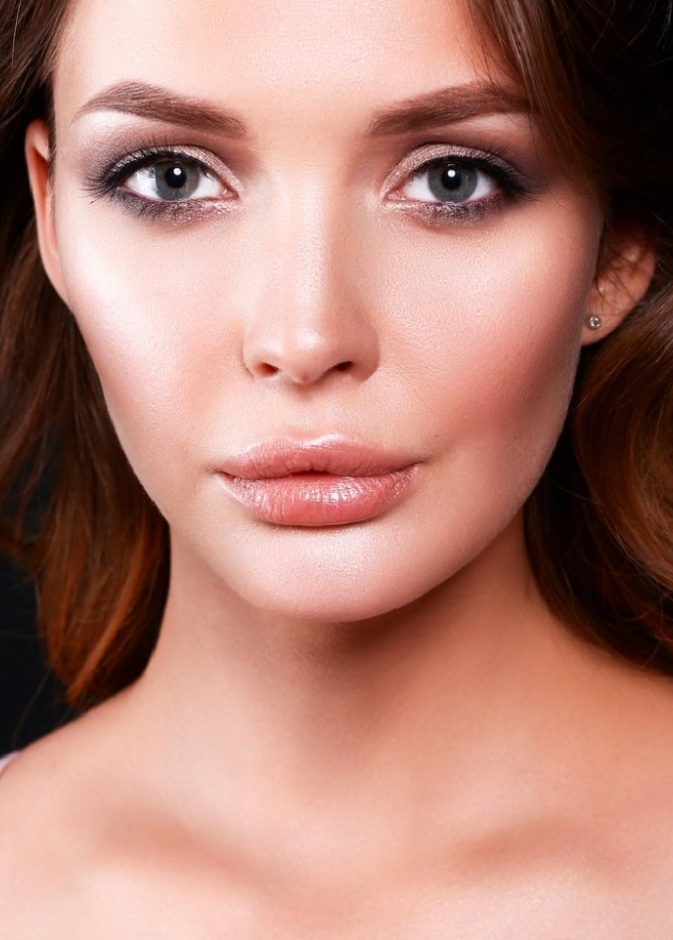 طريقة عمل مكياج شتوي بألوان دافئة موضة شتاء 2020