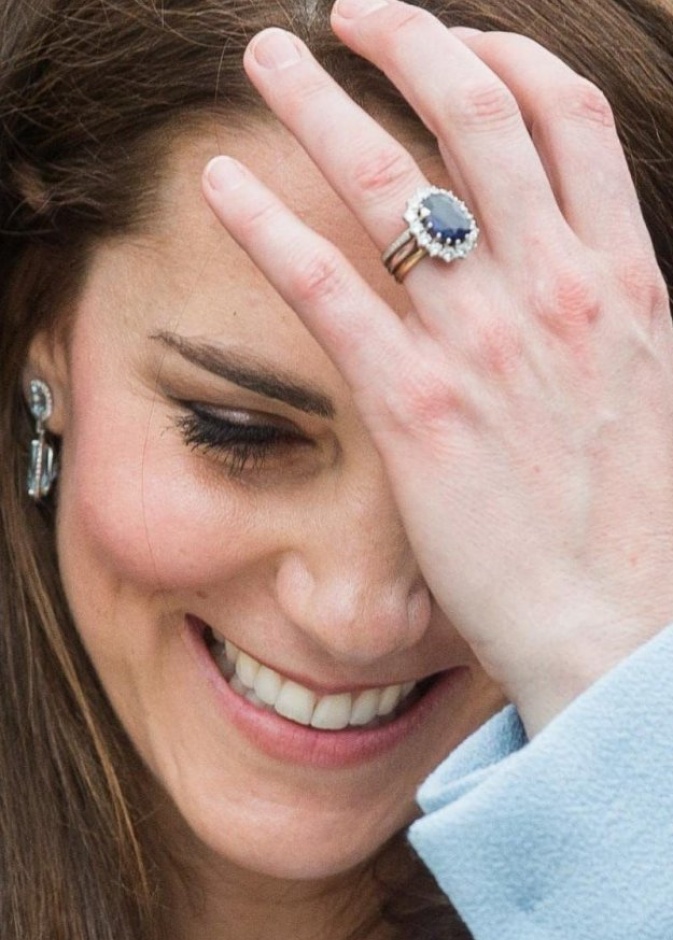 أجمل خواتم خطوبة سيدات العائلات الملكية بسحر الأحجار الملونة