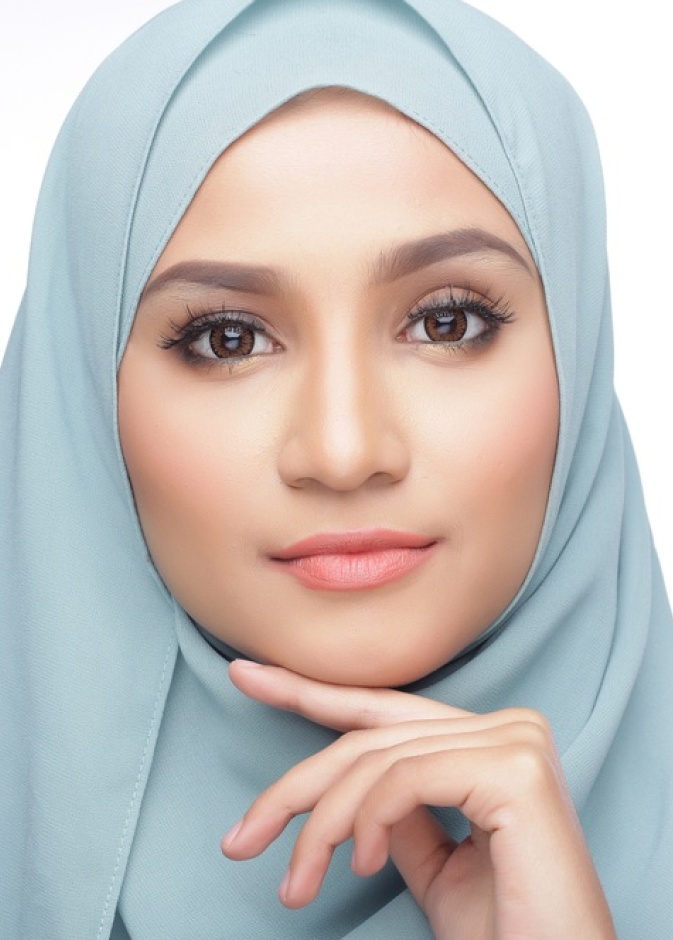 نصائح جمالية مهمة للمحجبات أثناء تطبيق المكياج 