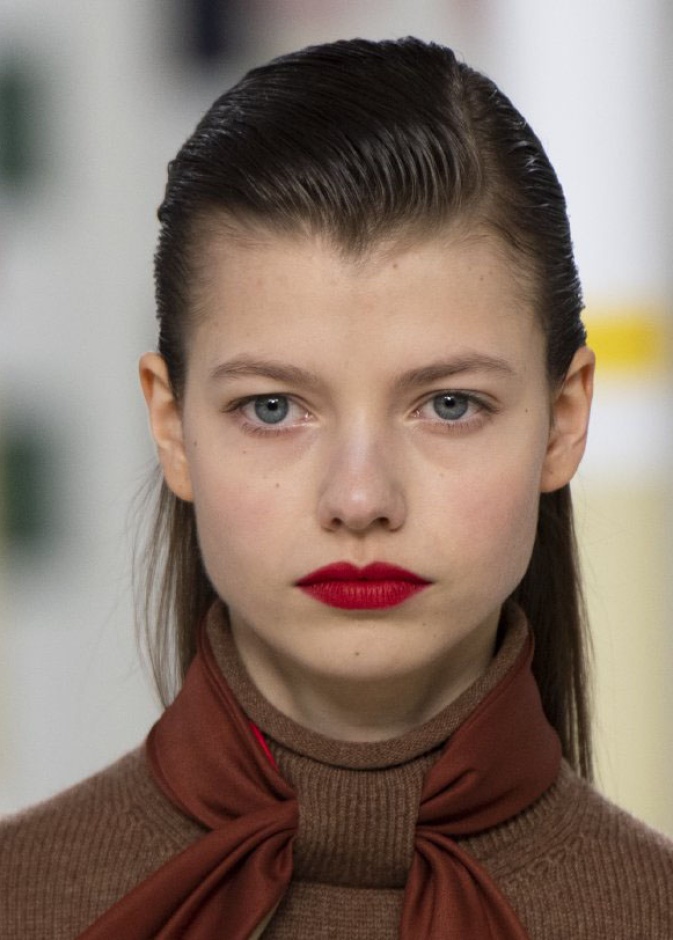 الوان روج بدرجات الأحمر المات من دار Hermes