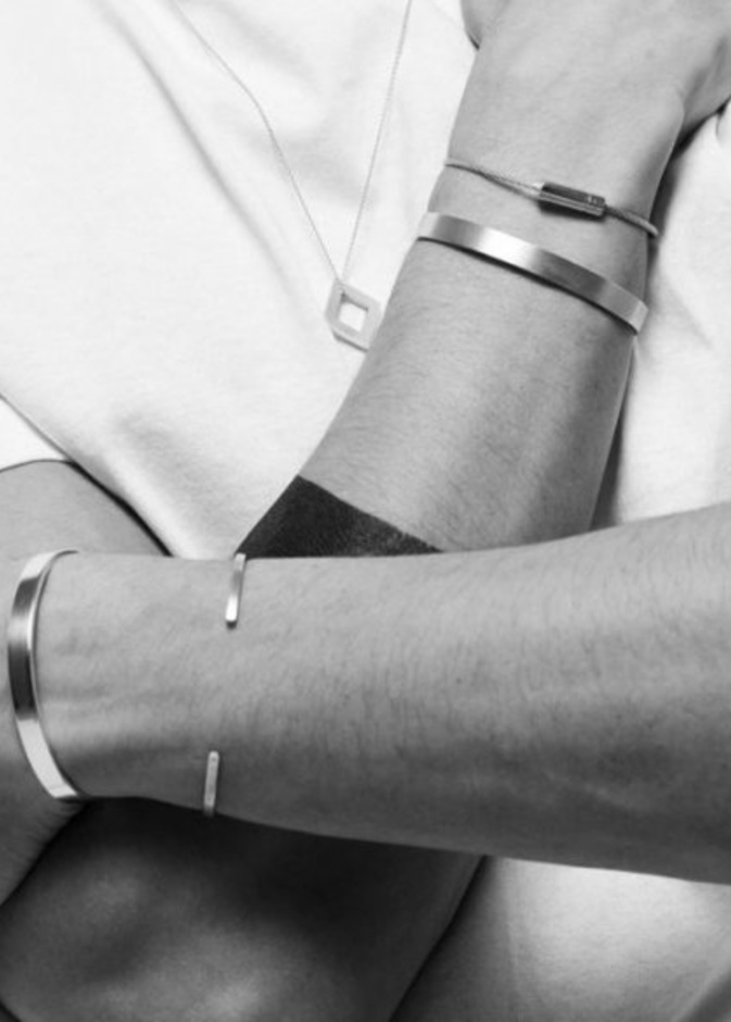 ماركات مجوهرات أنيقة للرجال لاختيار أجمل هدايا نهاية العام