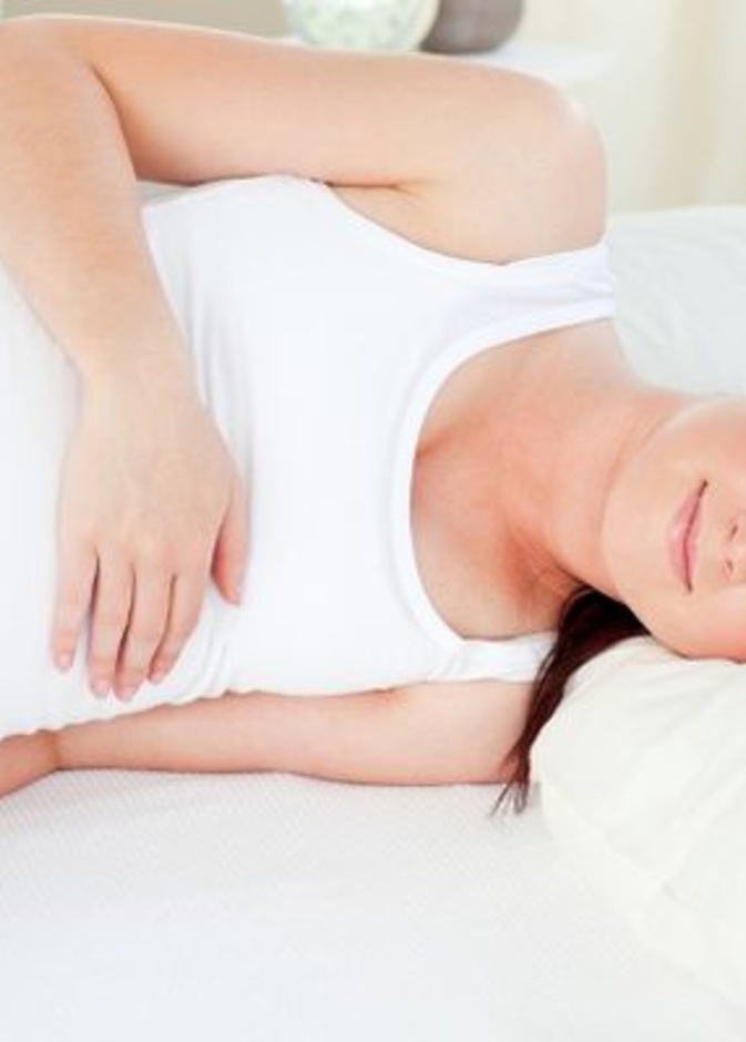 وضعية النوم الامثل للحامل في الشهور الاخيرة