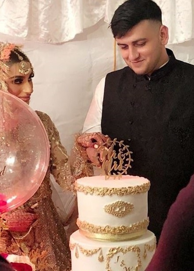 الشرطة تقتحم حفل زفاف شقيقة زين مالك 