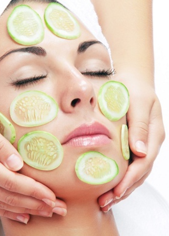 خلطات طبيعية من الخيار لترطيب بشرة الحامل في الشتاء