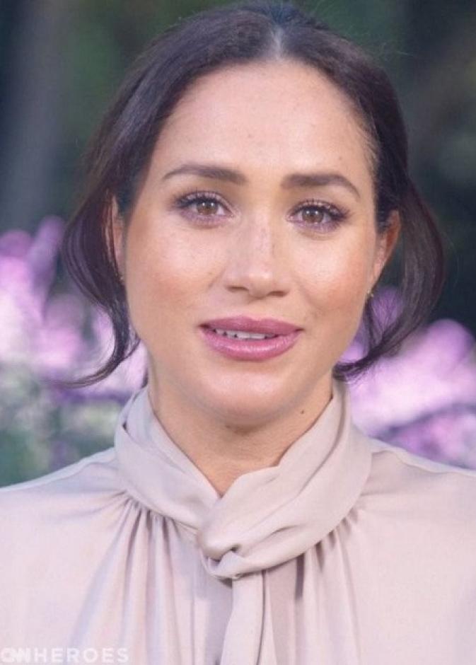 ميغان ماركل تظهر بمجوهرات أنيقة