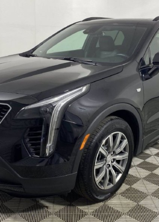 تجهيزات سيارة كاديلاك XT4