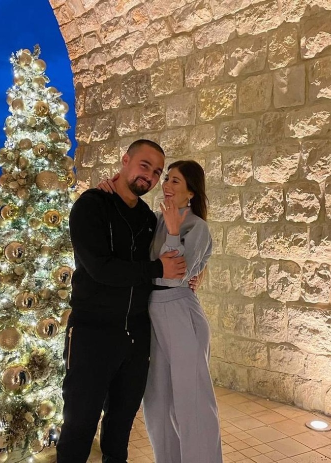 ابن جورج وسوف مع خطيبته