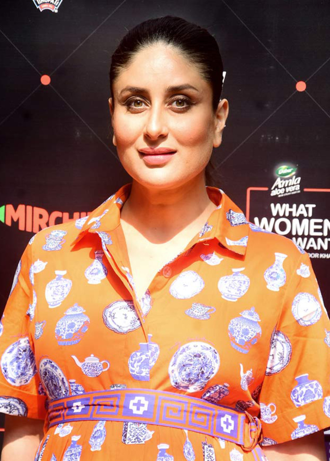 بالصور أحدث ظهور لكارينا كابور بإطلالة برتقالية أنيقة