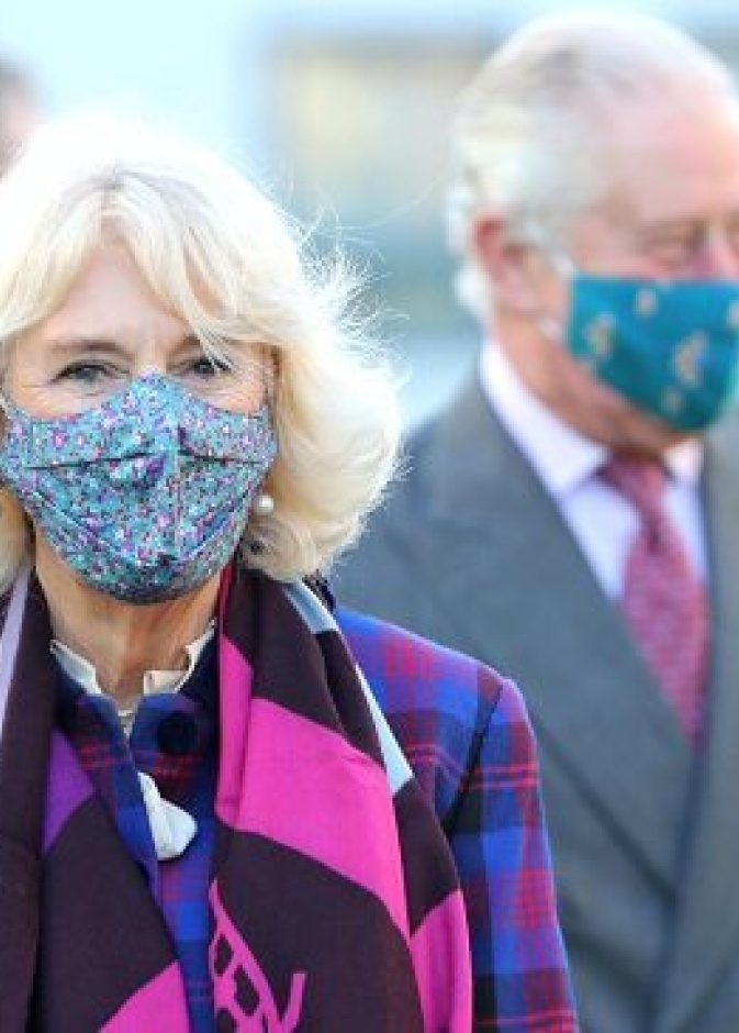  دوق ودوقة كورنوال يزوران مركز اللقاح في جلوسيسترشاير