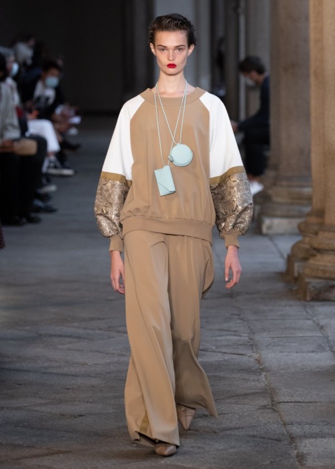 إطلاق مجموعة Max Mara لموسم ربيع وصيف 2021