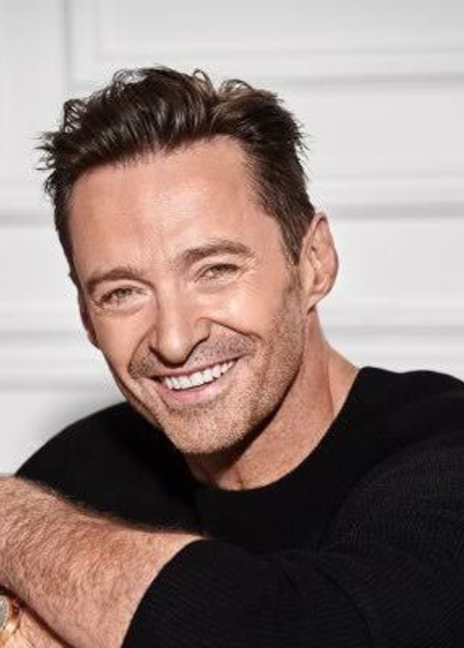 هيو جاكمان يتبرع بأكثر من مليون دولار لموظفين في متجر أحذية