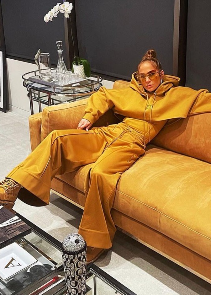  احدث اطلالات جينيفر لوبيز الكاجول