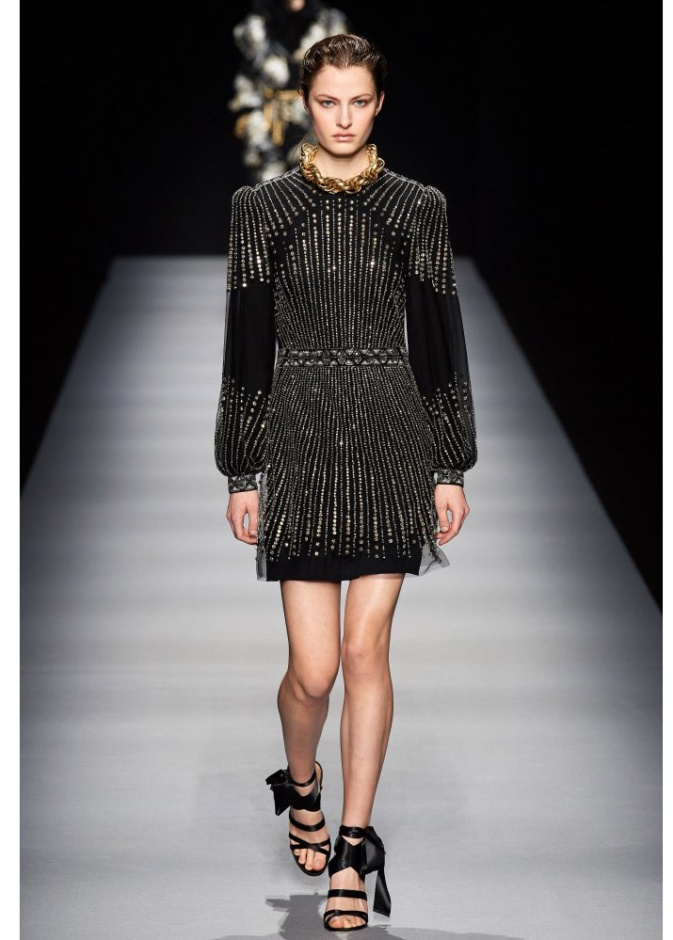  فستان قصير براق من  Alberta Ferretti