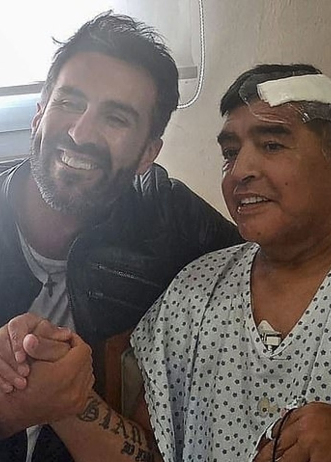 مارادونا مع طبيبه لوك