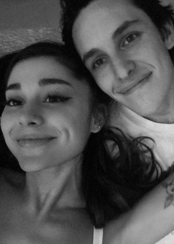 خطوبة اريانا غراندي