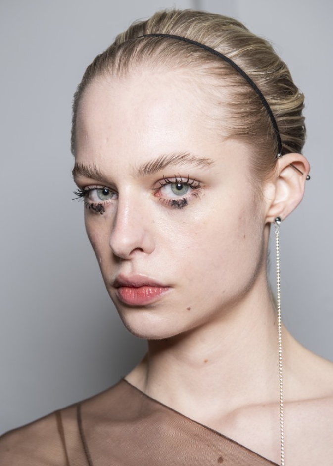 طرق تطبيق رسمات مكياج ملفتة لتكبير العيون الصغيرة 2020