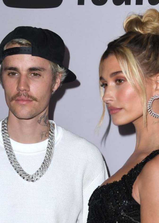 هايلي بيبر تكشف عن اللحظة التي أدركت فيها بأنها تحب جاستن بيبر