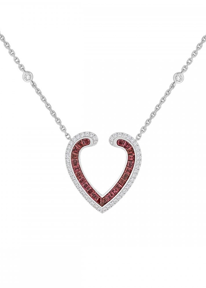 مجوهرات عالمية راقية للعروس مرصعة بحجر الروبي الاحمر من دار Garrard 