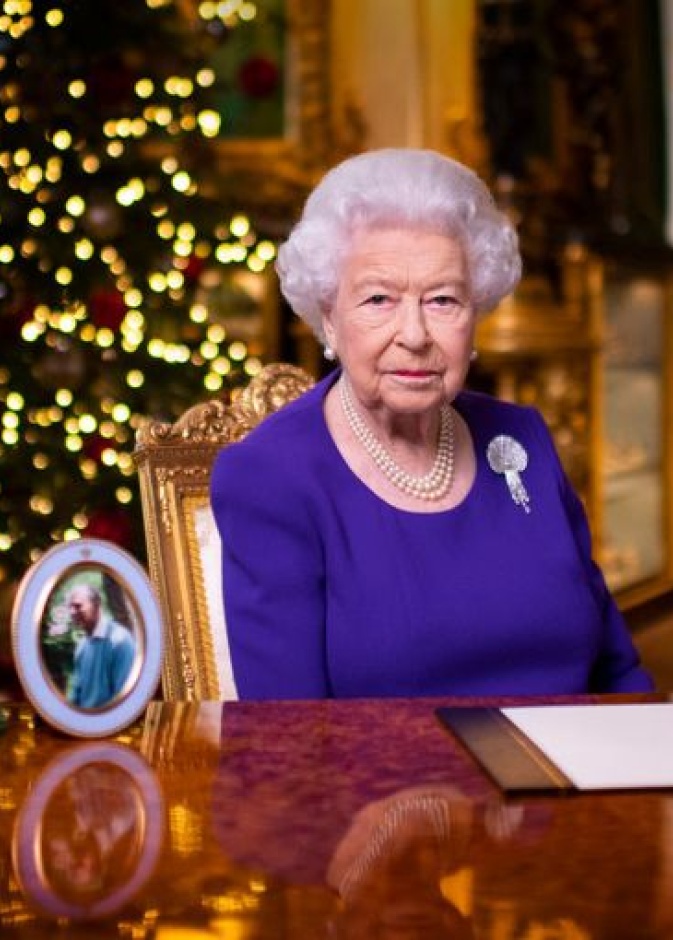 الملكة إليزابيث في رسالة الأعياد السنوية: العناق هو ما يريده الكثيرون كهدية لهذا ‏العام