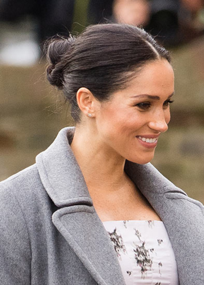 أجمل إطلالات النجمات من وحي سيدات القصر الملكي البريطاني