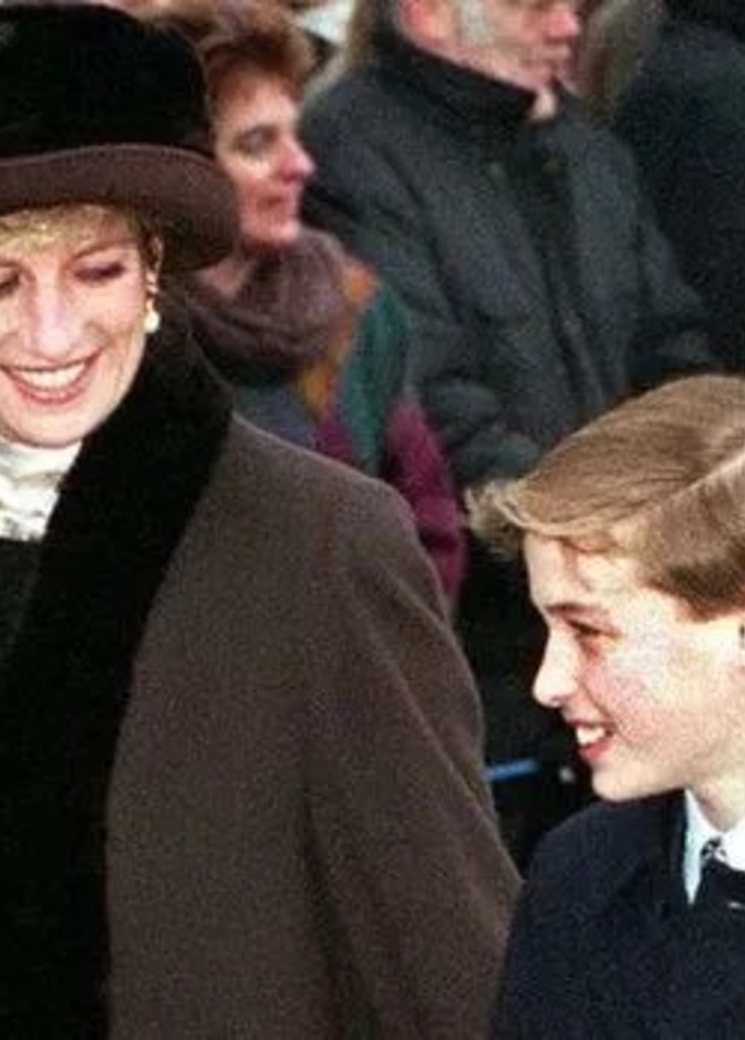  الأمير وليام ووالدته الراحلة