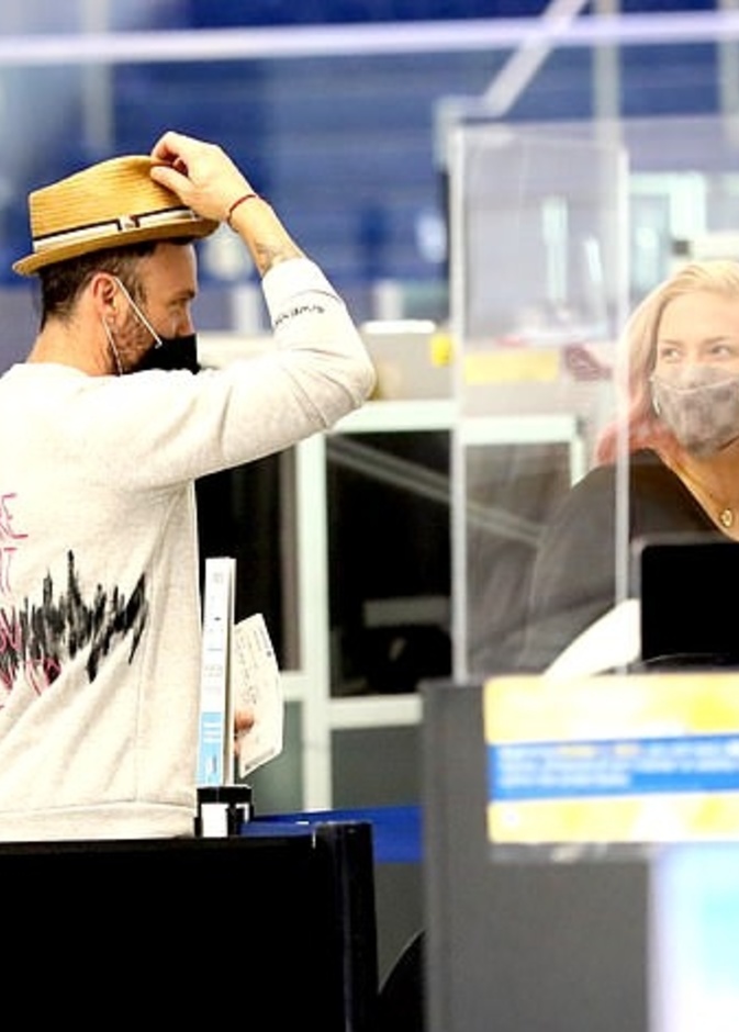 براين مع و شارنا بروغيس