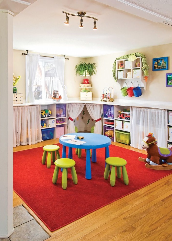 غرفة لعب أطفال بألوان صاخبة