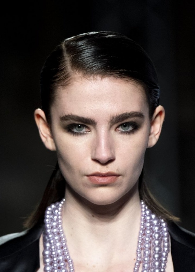 مكياج عيون خليجي فخم وأسود من دار Emilio Pucci