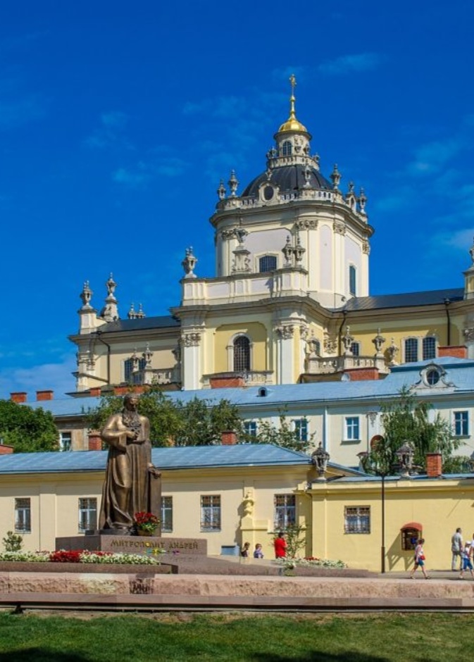  كاتدرائية دورميتيون من اجمل أماكن سياحية في لفيف بواسطة Artem_Apukhtin