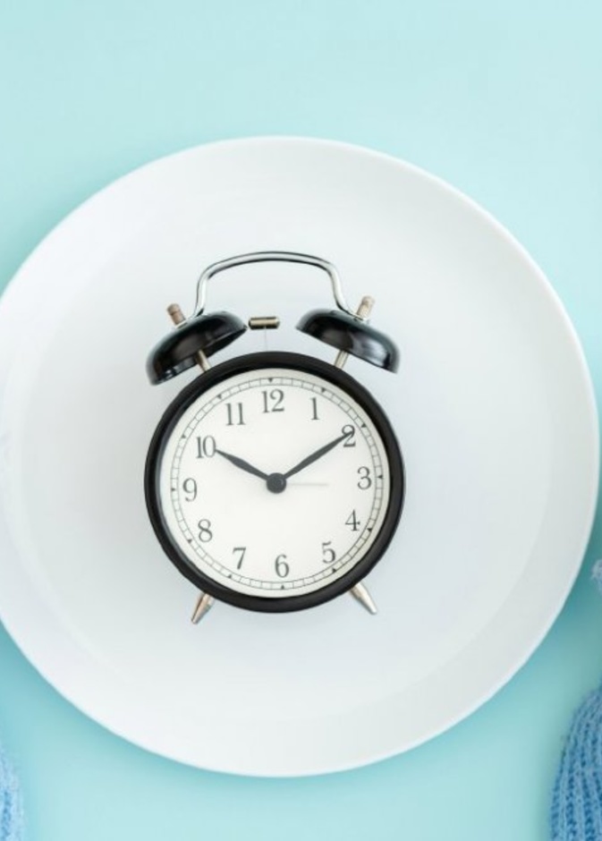 الفرق بين رجيم الصيام المتقطع ورجيم الصيام العكسي وأيهما أفضل لانقاص الوزن