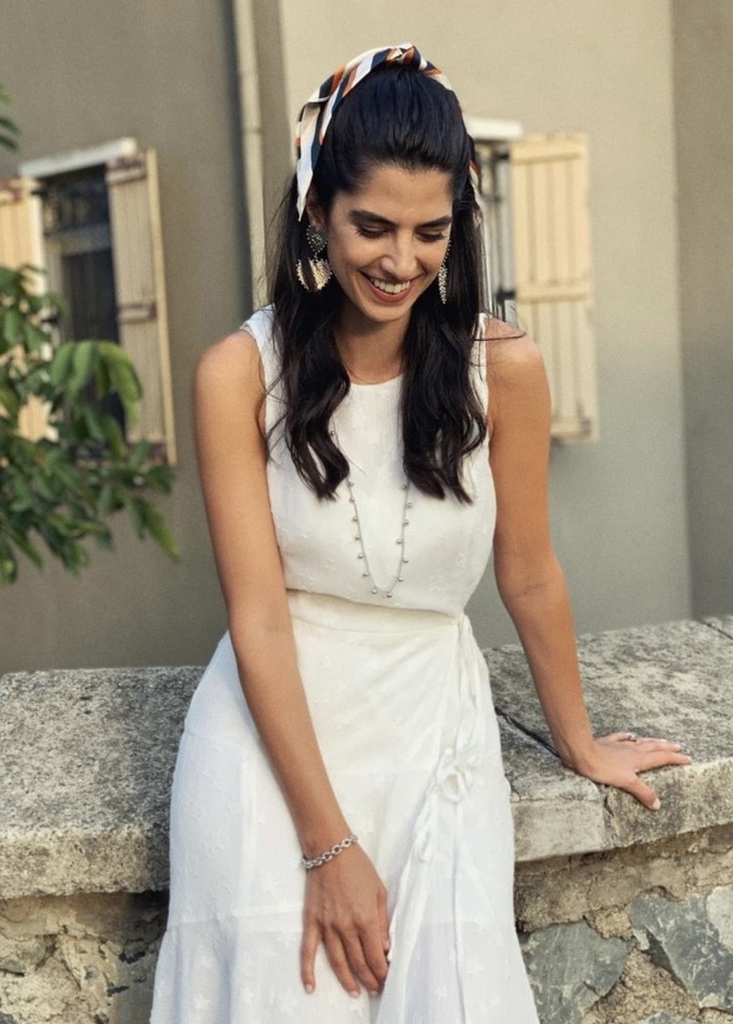 كارمن بصيبص بصورة عفوية من كواليس مسلسل عروس بيروت