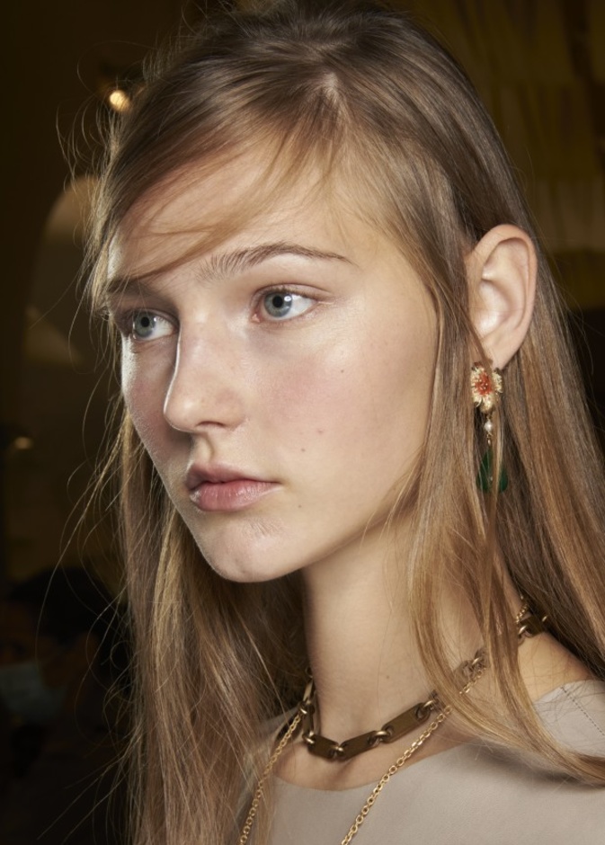 الوان البلاشر المناسب حسب لون البشرة وطريقة استخدامه 2021