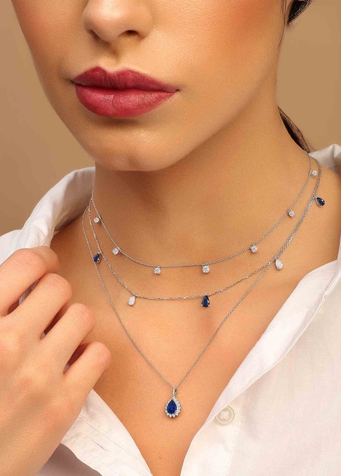 تشكيلة القلائد الضيقة من La Marquise