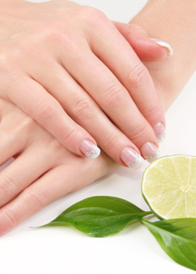 طرق تطويل الاظافر بعصائر الحمضيات