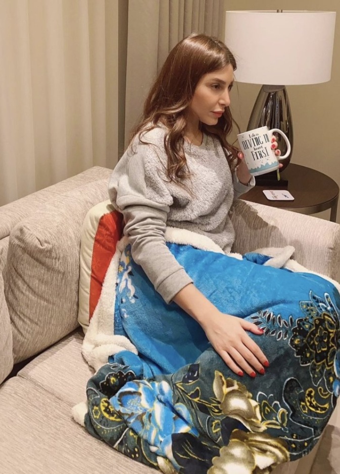يارا تقضي وقتها بالاسترخاء في المنزل ومشاهدة أفلامها ومسلسلاتها المفضلة