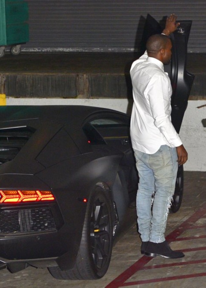  سيارة لامبورغيني أفينتادور