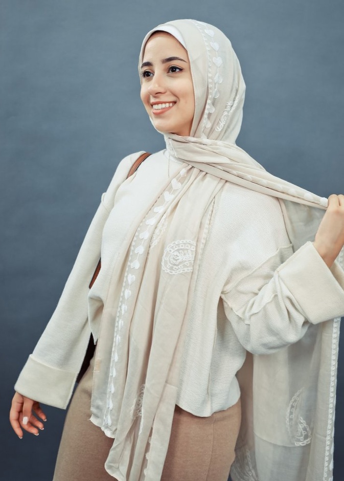 مؤثرة الموضة رنا الليثي.