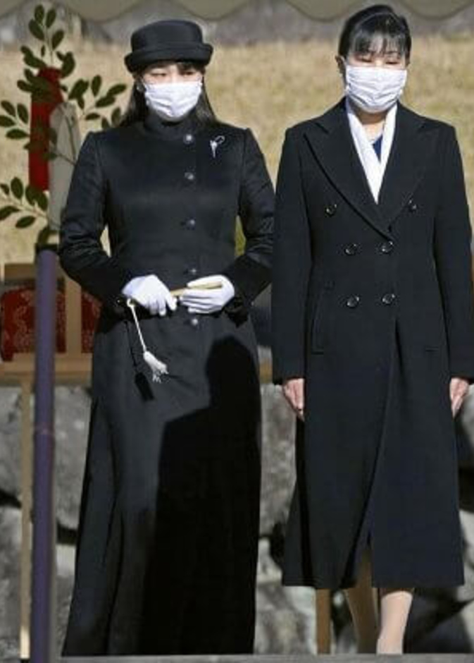 الأميرة ماكو في مراسم إحياء ذكرى الإمبراطور هيروهيتو