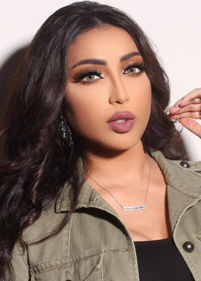 مكياج عيون خليجي برونزي على طريقة دنيا بطمة