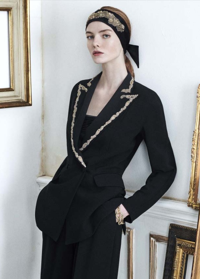 بدلة رسمية باللون الاسود من Max Mara 