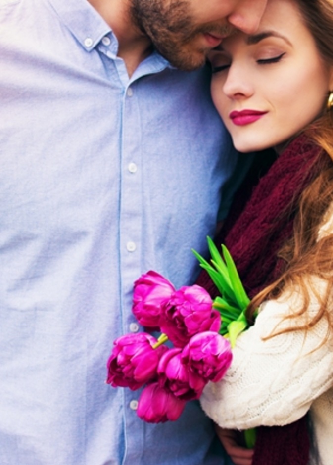 مميزات يتمتع بها الرجل في حبه لإمرأة برج الحوت