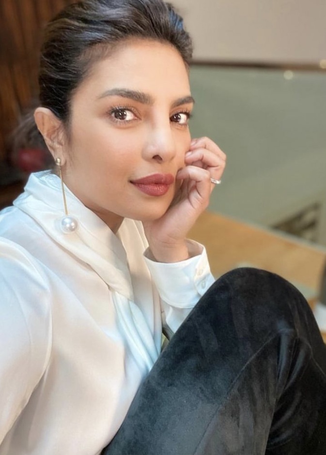 بريانكا شوبرا تطل على متابعيها بهذه الصورة الجديدة