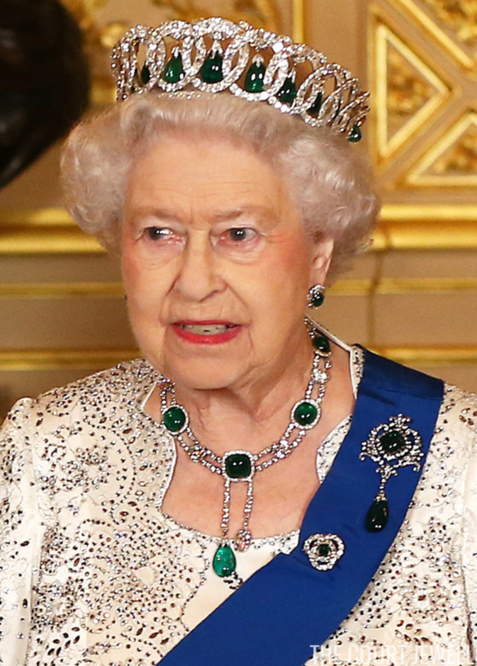  الملكة إليزابيث الثانية تتألق بتاج Vladimir tiara